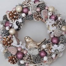 Diy Christmas Wreaths 14 214x214 - 39+ Of The Best DIY Christmas Wreath Ideas