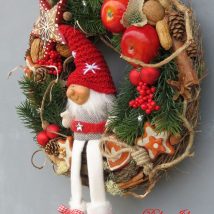 Diy Christmas Wreaths 17 214x214 - 39+ Of The Best DIY Christmas Wreath Ideas