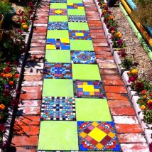 Diy Garden Mosaics Projects 42 214x214 - 40+ Unforeseen DIY Garden Mosaics Projects