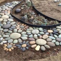 Diy Garden Mosaics Projects 8 214x214 - 40+ Unforeseen DIY Garden Mosaics Projects